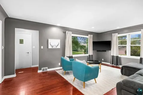 19 E Buffalo Street Duluth MN 55811