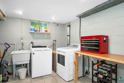 19 E Buffalo Street Duluth MN 55811