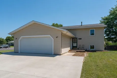 1655 Valley View Drive Mankato MN 56003