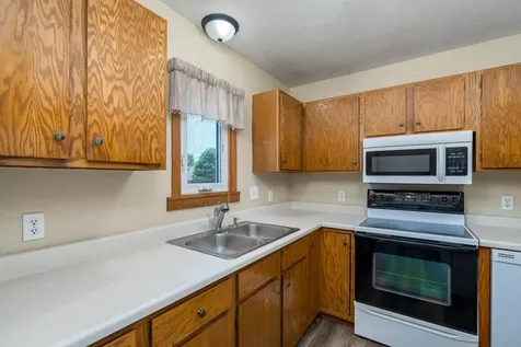 1655 Valley View Drive Mankato MN 56003