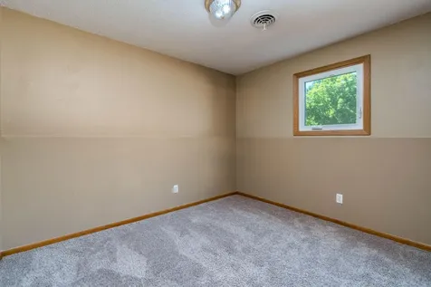 1655 Valley View Drive Mankato MN 56003