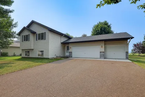 1548 Cedar Drive SE Cambridge MN 55008