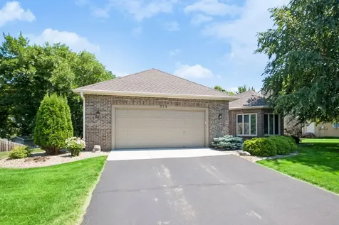 314 Wedgewood Drive Mahtomedi MN 55115