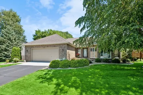 314 Wedgewood Drive Mahtomedi MN 55115