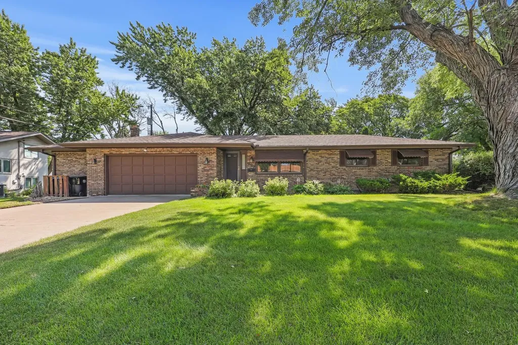 999 Overton Drive NE Fridley MN 55432