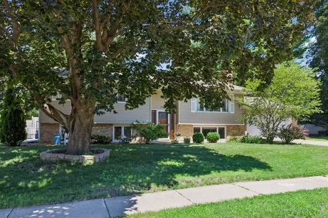 2006 River Hills Drive Burnsville MN 55337