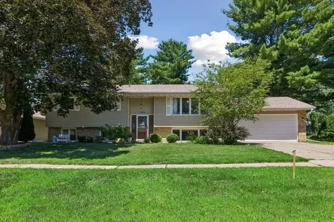 2006 River Hills Drive Burnsville MN 55337
