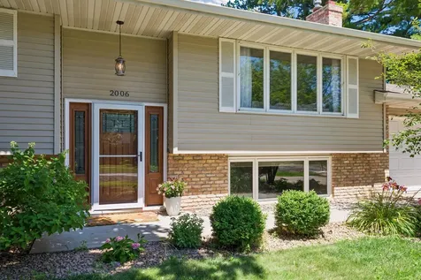 2006 River Hills Drive Burnsville MN 55337