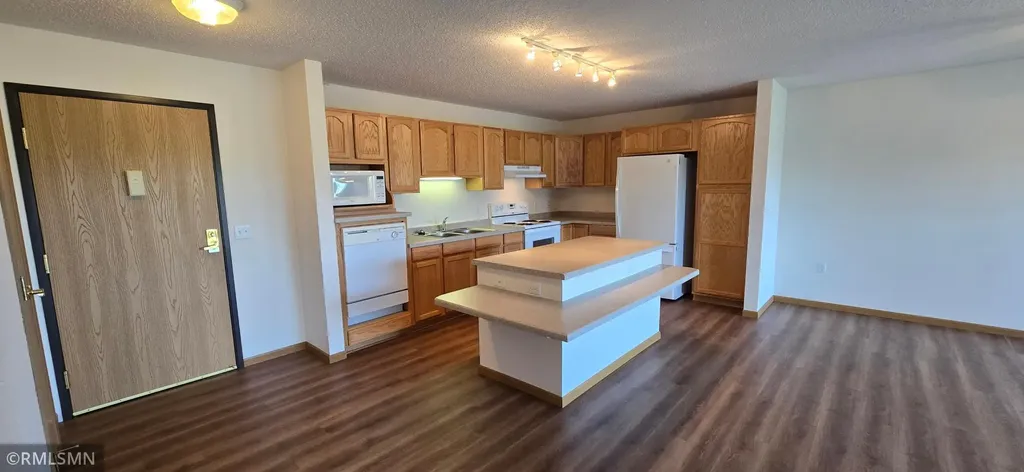 2155 6th Lane SE Cambridge MN 55008