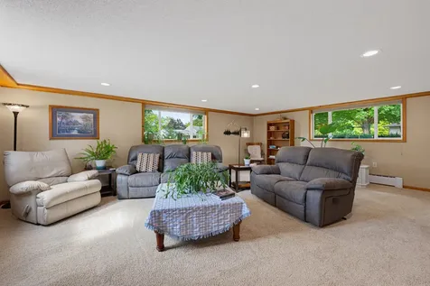 870 Hanson Drive SW Hutchinson MN 55350
