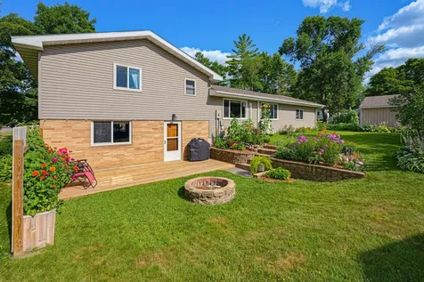 870 Hanson Drive SW Hutchinson MN 55350