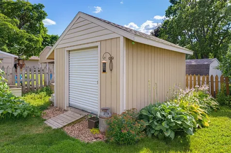 870 Hanson Drive SW Hutchinson MN 55350