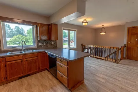 512 Pinetree Drive Perham MN 56573