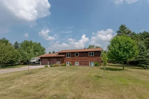512 Pinetree Drive Perham MN 56573