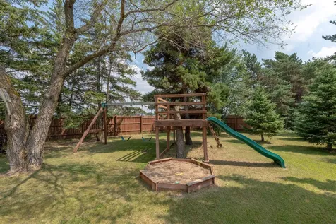 512 Pinetree Drive Perham MN 56573