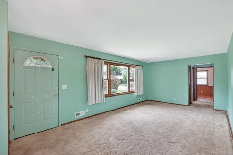 10475 6th Street NE Blaine MN 55434
