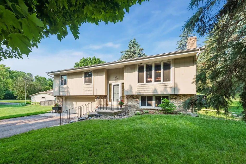 163 Upper Lea Lane Long Lake MN 55356