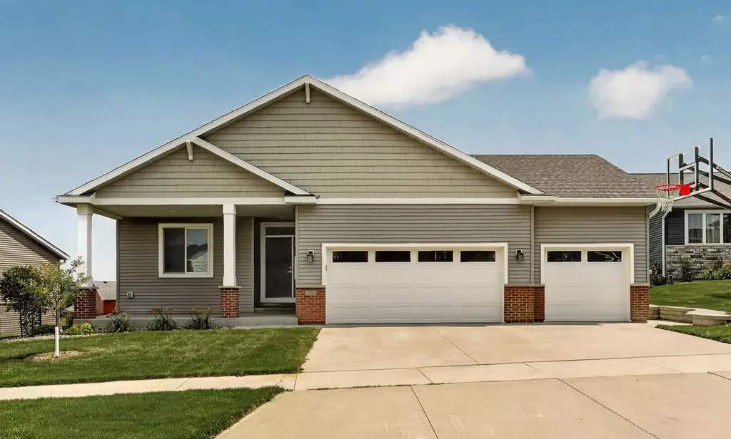 562 15th Avenue NE Byron MN 55920