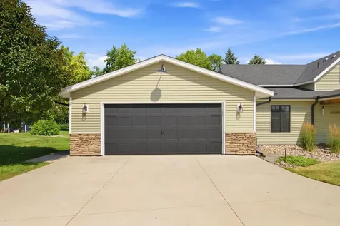 396 Maple Lane SE New Prague MN 56071