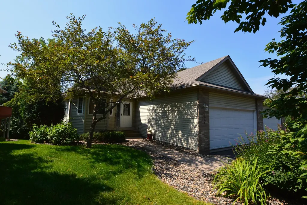7119 48th Street N Oakdale MN 55128