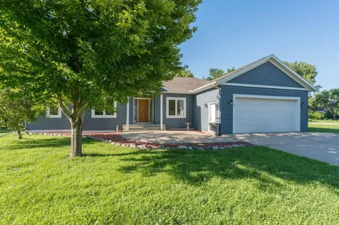 301 7th Street NW New Richland MN 56072