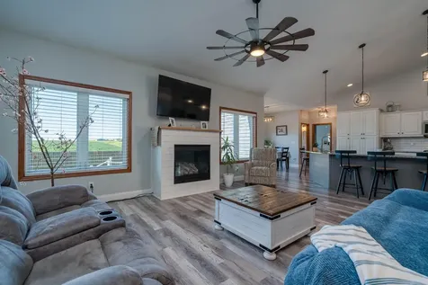 301 7th Street NW New Richland MN 56072