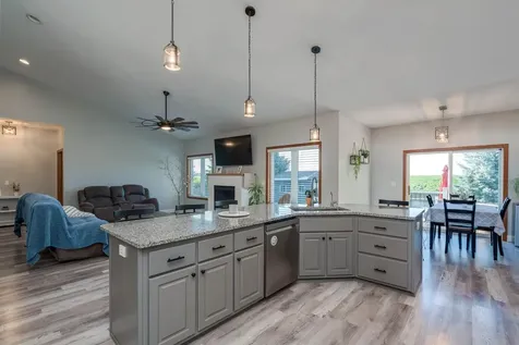 301 7th Street NW New Richland MN 56072