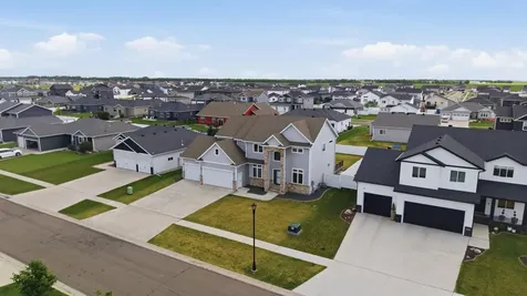 2736 70th Avenue S Fargo ND 58104