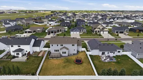 2736 70th Avenue S Fargo ND 58104