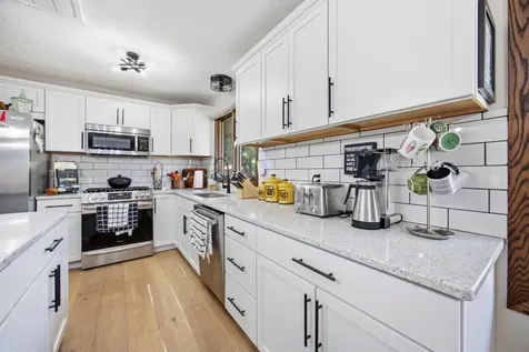 42 36th Avenue N Fargo ND 58102
