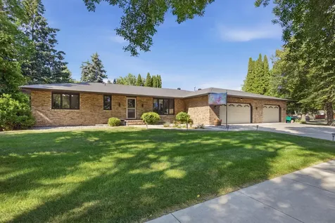 42 36th Avenue N Fargo ND 58102