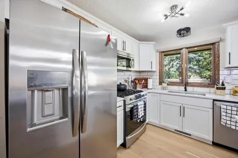 42 36th Avenue N Fargo ND 58102