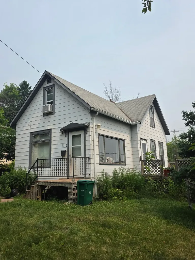 1110 N 8th Avenue E Duluth MN 55805