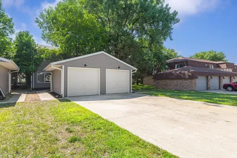 1641 Pleasant View Drive North Mankato MN 56003