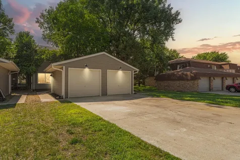 1641 Pleasant View Drive North Mankato MN 56003