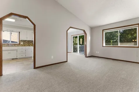 1434 Eastlake Drive Chaska MN 55318