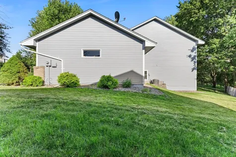 1434 Eastlake Drive Chaska MN 55318