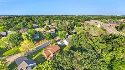 1434 Eastlake Drive Chaska MN 55318