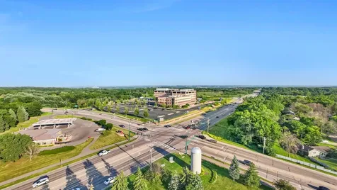 1434 Eastlake Drive Chaska MN 55318