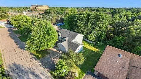 1434 Eastlake Drive Chaska MN 55318