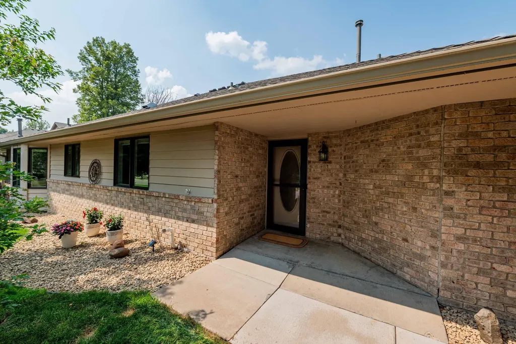 14348 Embassy Way Apple Valley MN 55124