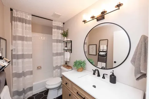 14348 Embassy Way Apple Valley MN 55124