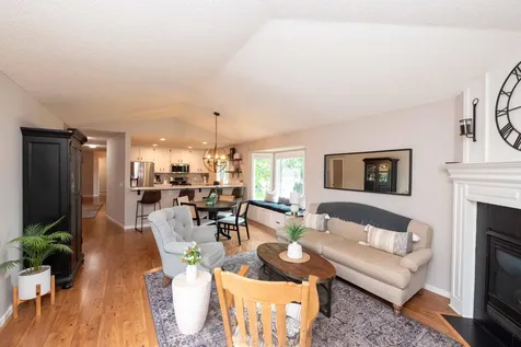 14348 Embassy Way Apple Valley MN 55124