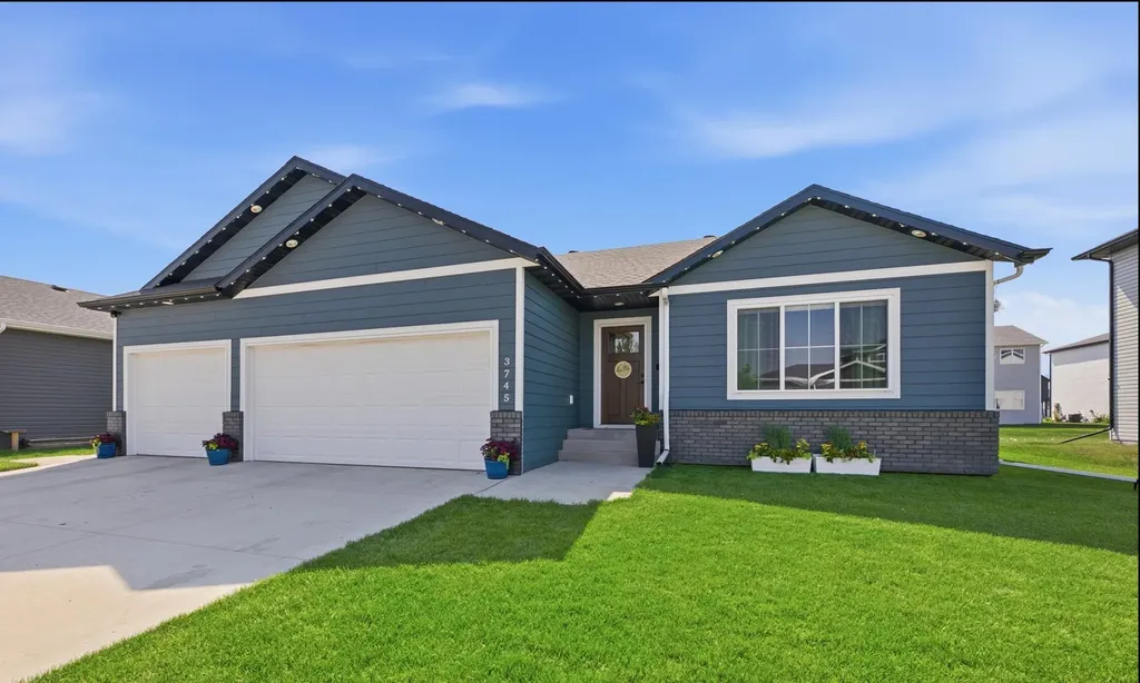 3745 Merrifield Drive S Fargo ND 58104