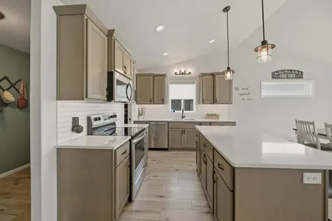 3745 Merrifield Drive S Fargo ND 58104