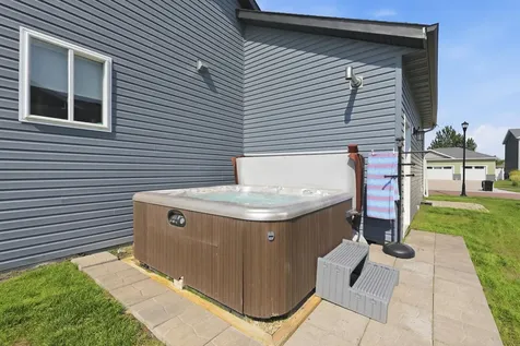 3745 Merrifield Drive S Fargo ND 58104