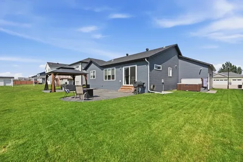 3745 Merrifield Drive S Fargo ND 58104
