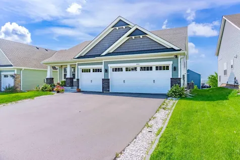 1430 Nutmeg Circle Carver MN 55315