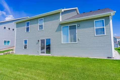 1430 Nutmeg Circle Carver MN 55315