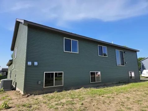 305 N Lane Green Isle MN 55338
